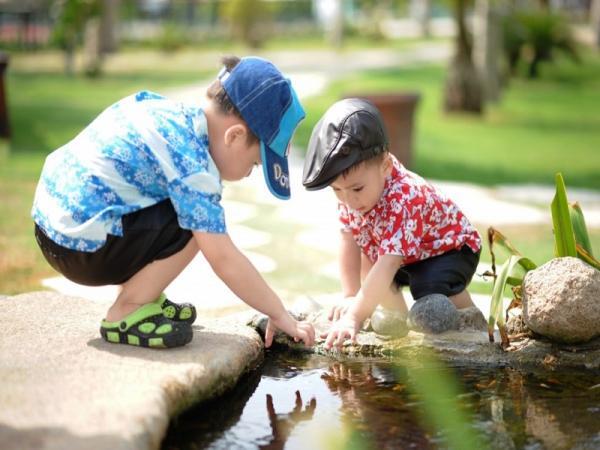9 فایده بازی بیرون از خانه برای کودک و تاثیر آن بر رشد جسم و فکر
